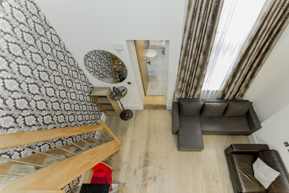 Фото The Crescent Hyde Park