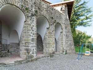 Beautiful Holiday Home in Lunigiana With Shared Pool