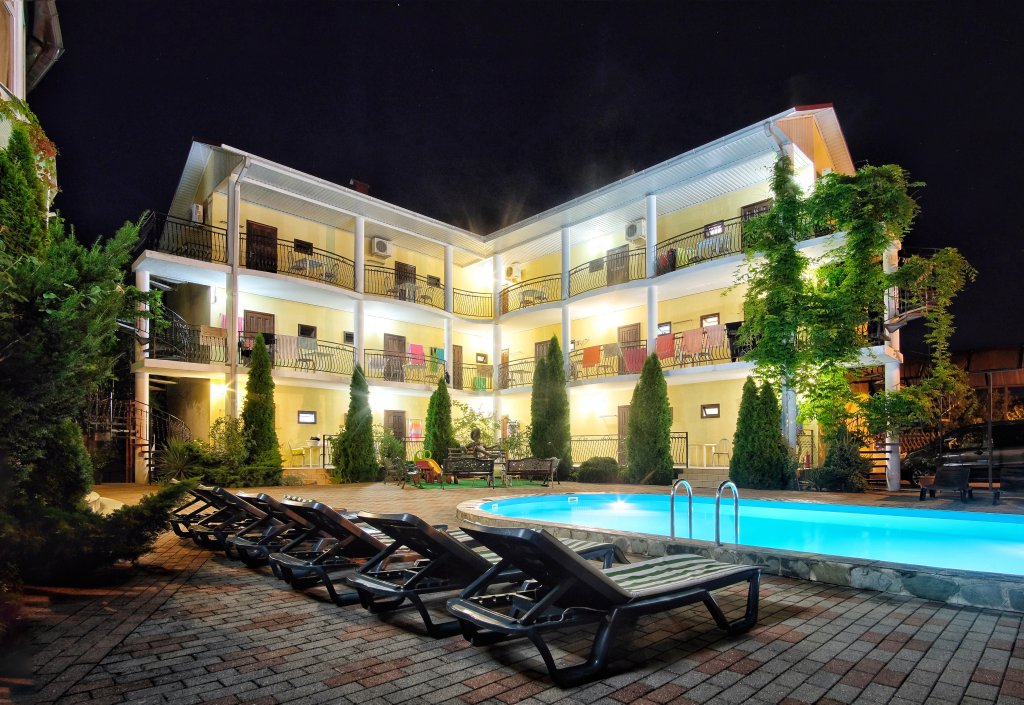 Фото отеля 1