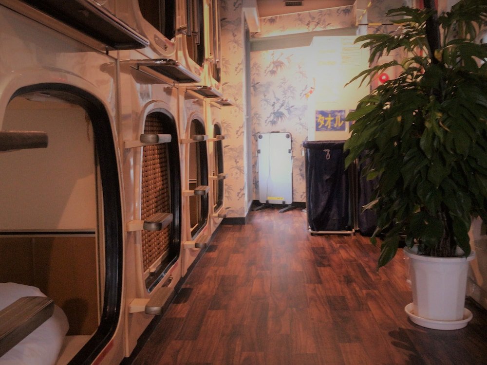 Фото Capsule Inn Shimbashi - Men Only