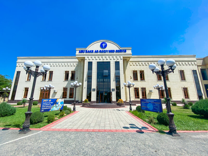 Anus va qin ortasidagi joy shishgan. Anal jinsiy aloqa bor edi.