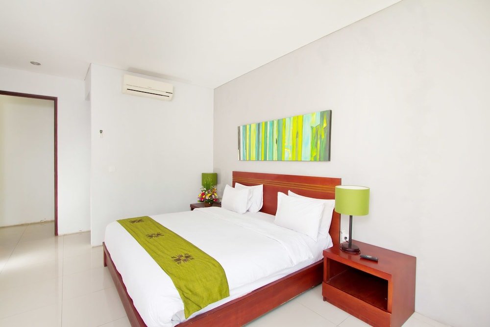 Фото Apple Villas & Apartments