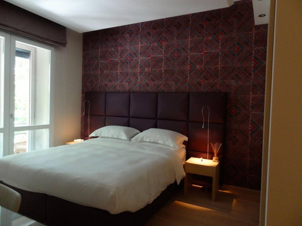 Фото Augustana House