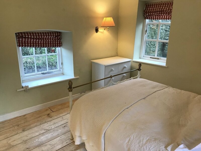 Жильё посуточно Beautiful And Captivating 1 Bed Cottage Near Bruton