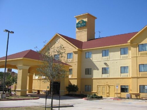 Гостиница La Quinta Inn & Suites by Wyndham Pasadena в Пасадине