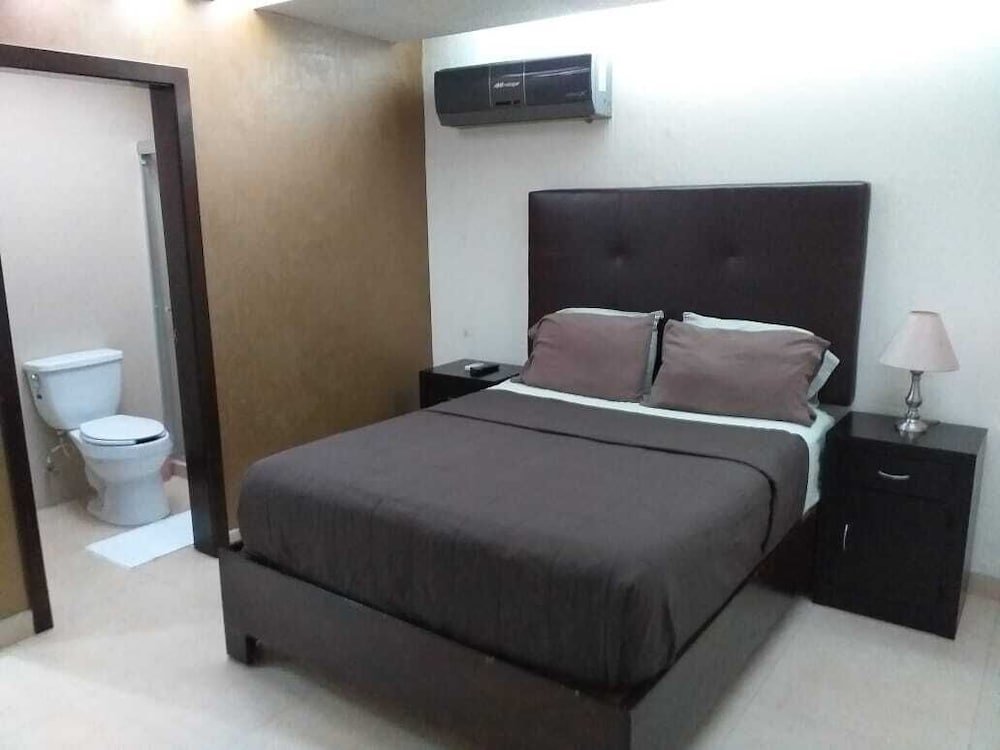 Фото Premier Hotel Suites