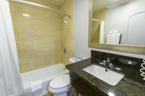 Гостиница Hyland Inn Long Beach в Лонг-Бич