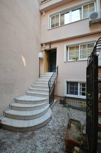 Гостиница Backyard Of Galata в Бейоглу