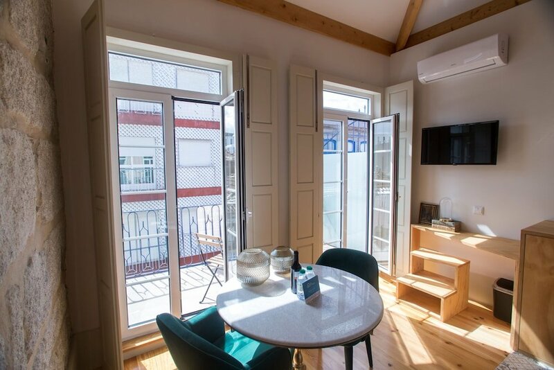 Гостиница Picasso Suites Porto by Porto City Hosts в Порту