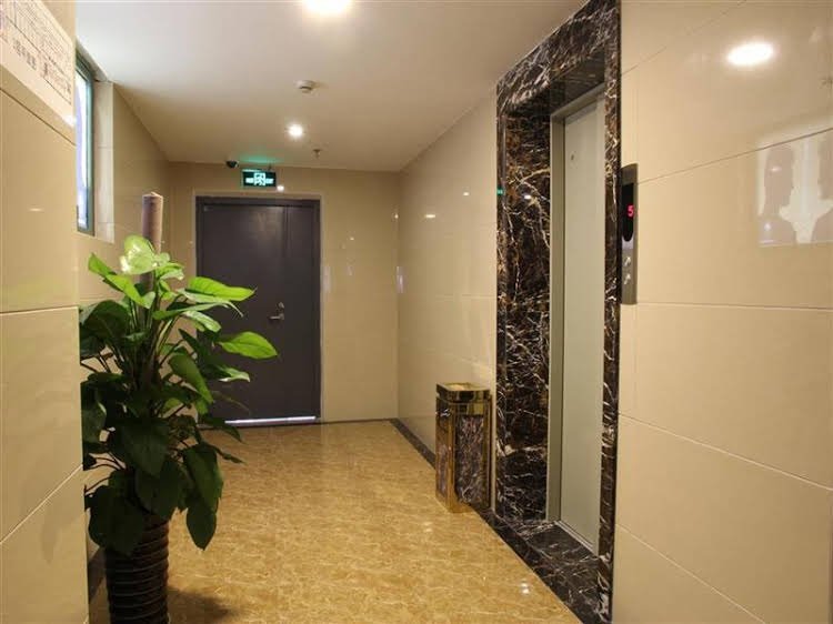 Фото Shell Shanghai Baoshan District Tieli Road Subway Station Tiefeng Road Hotel