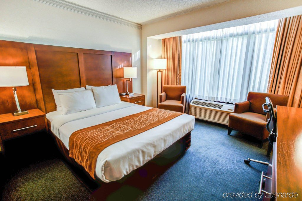 Фото Comfort Inn by the Bay