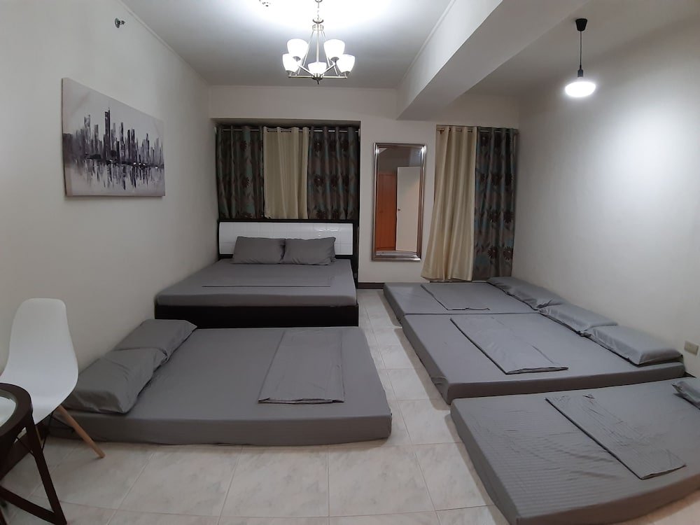 Фото Obaid's Condo in Winland Towers