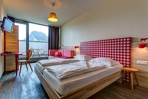 Гостиница Meininger Hotel Salzburg City Center в Зальцбурге