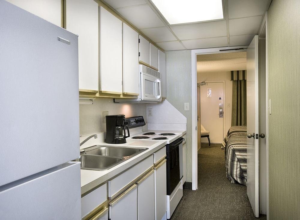 Фото Captain's Quarters Resort