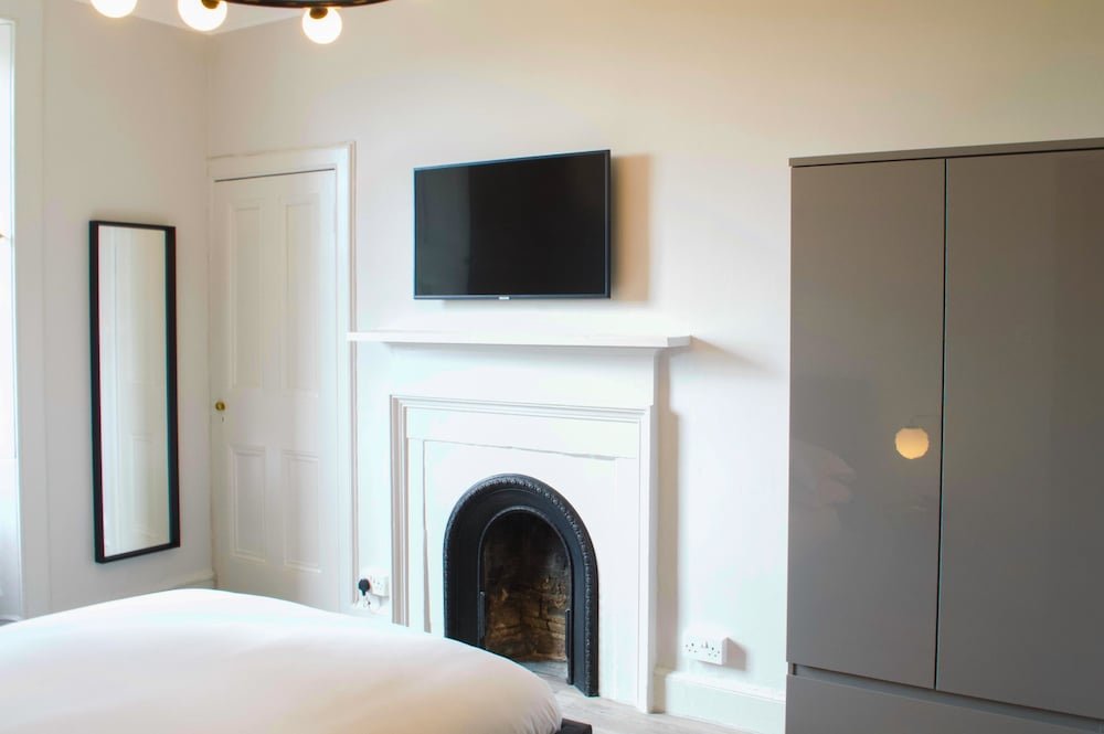 Фото Gorgeous Home on the Doorstep of Edinburgh Castle