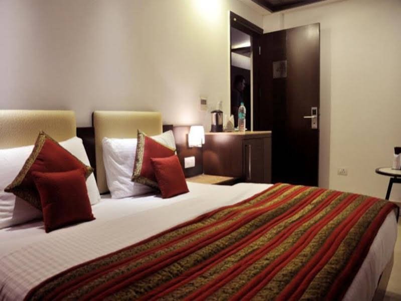 Фото The Prime Balaji Deluxe at New Delhi Railway Station