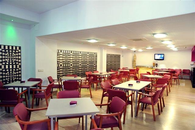 Фото Hotel Sercotel Familia Conde