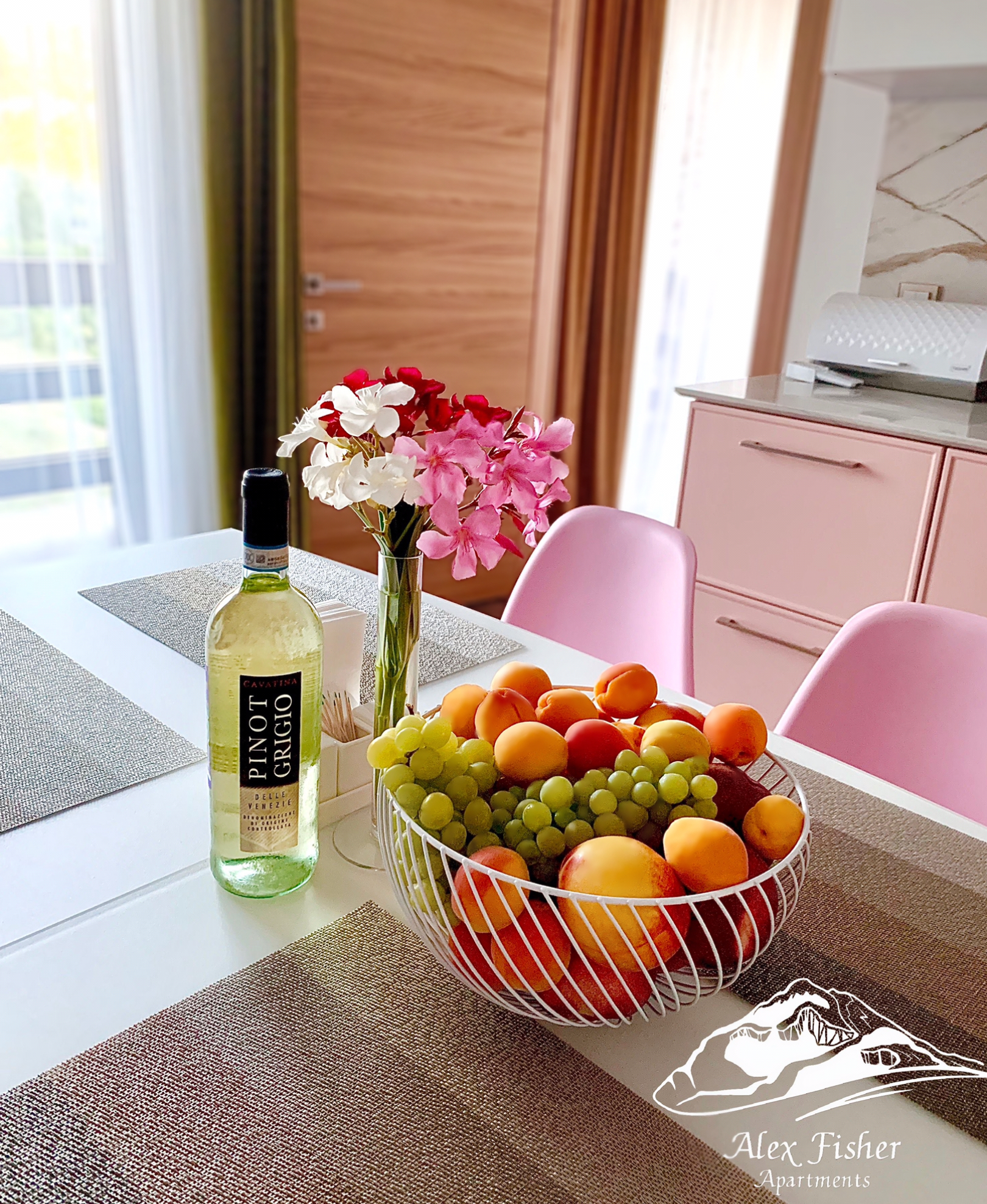 Фото Alex Fisher Apartments