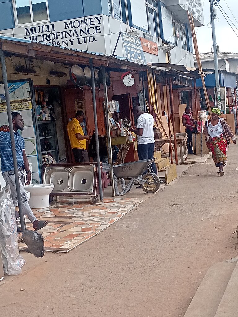 Hardware store Osutantsim enterprise, Accra, photo