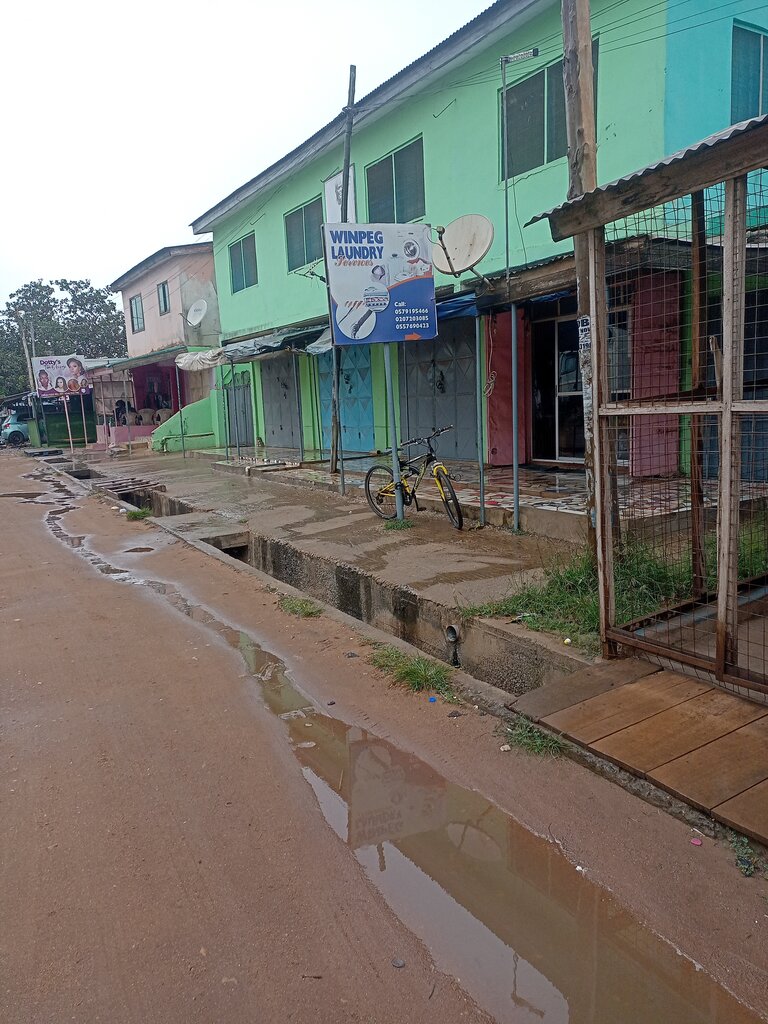 Laundry Winpeg laundry, Accra, photo