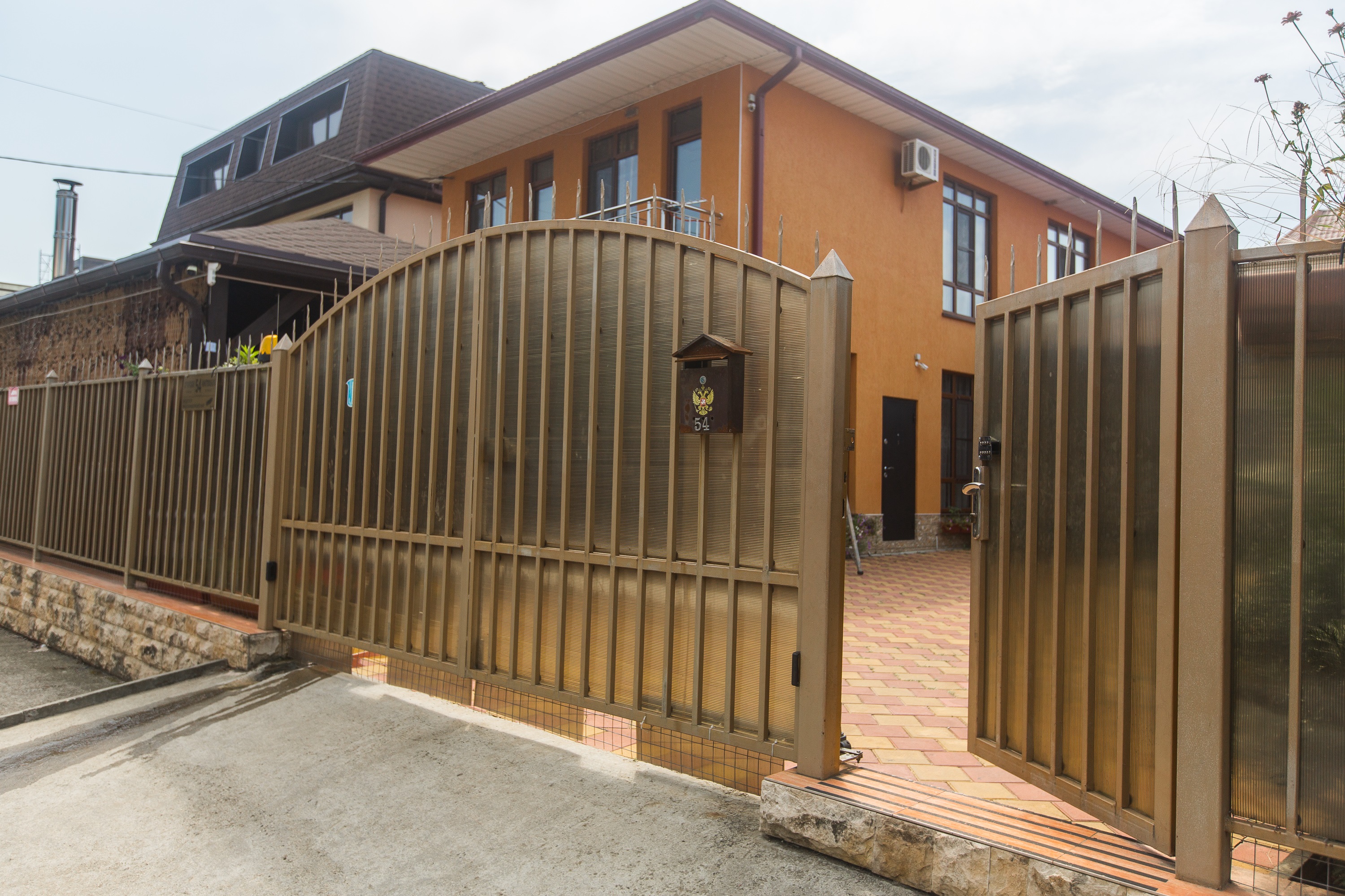 Фото Август