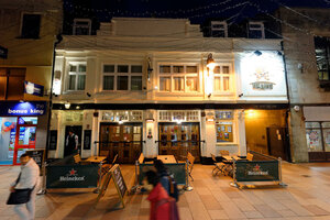 Old Arcade (Cardiff, Church Street), bar, pub