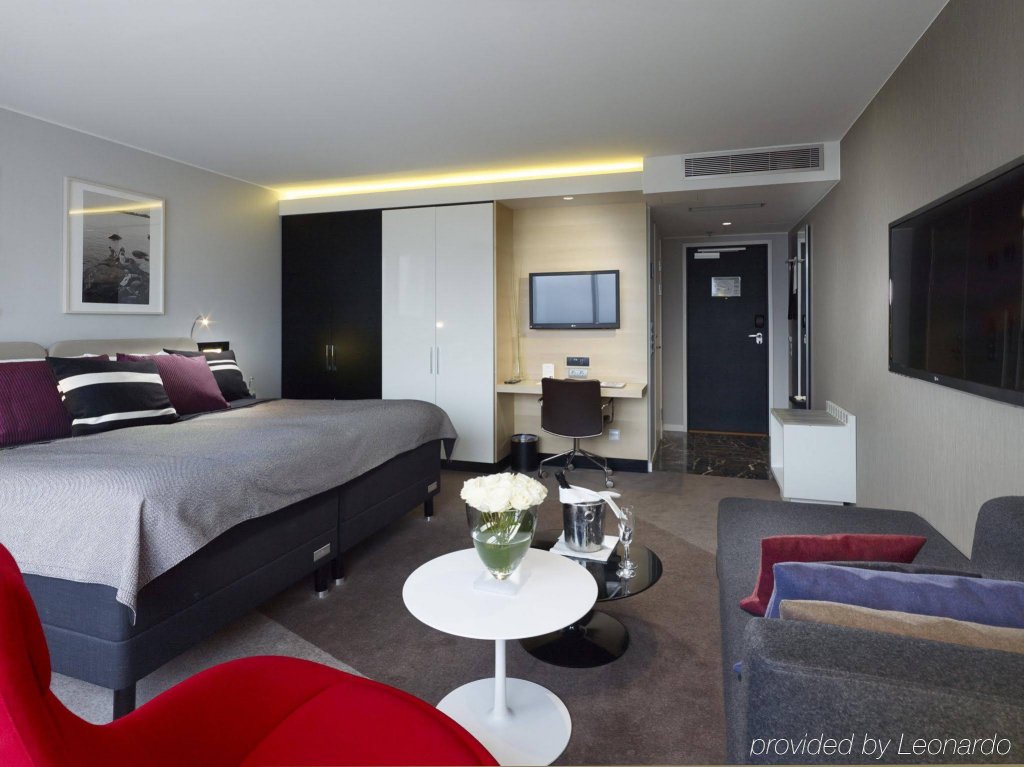 Фото Upper House