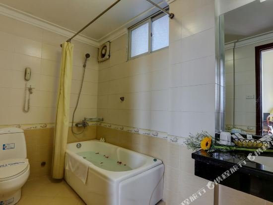 Фото Hanoi Little Town Hotel