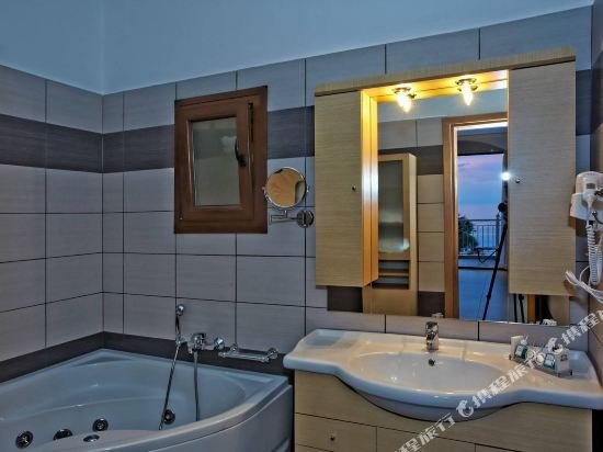 Фото Valtos Beach Hotel