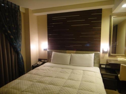 Фото Fu Kuang Hotel