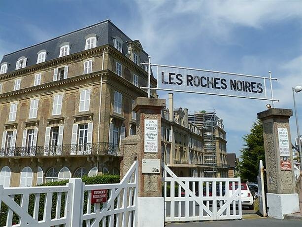 Гостиница Les Roches Noires - Inh 30994 в Трувиль-сюр-Мере