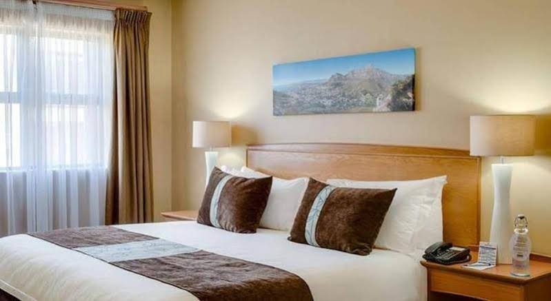 Фото Protea Hotel by Marriott Cape Town Tyger Valley