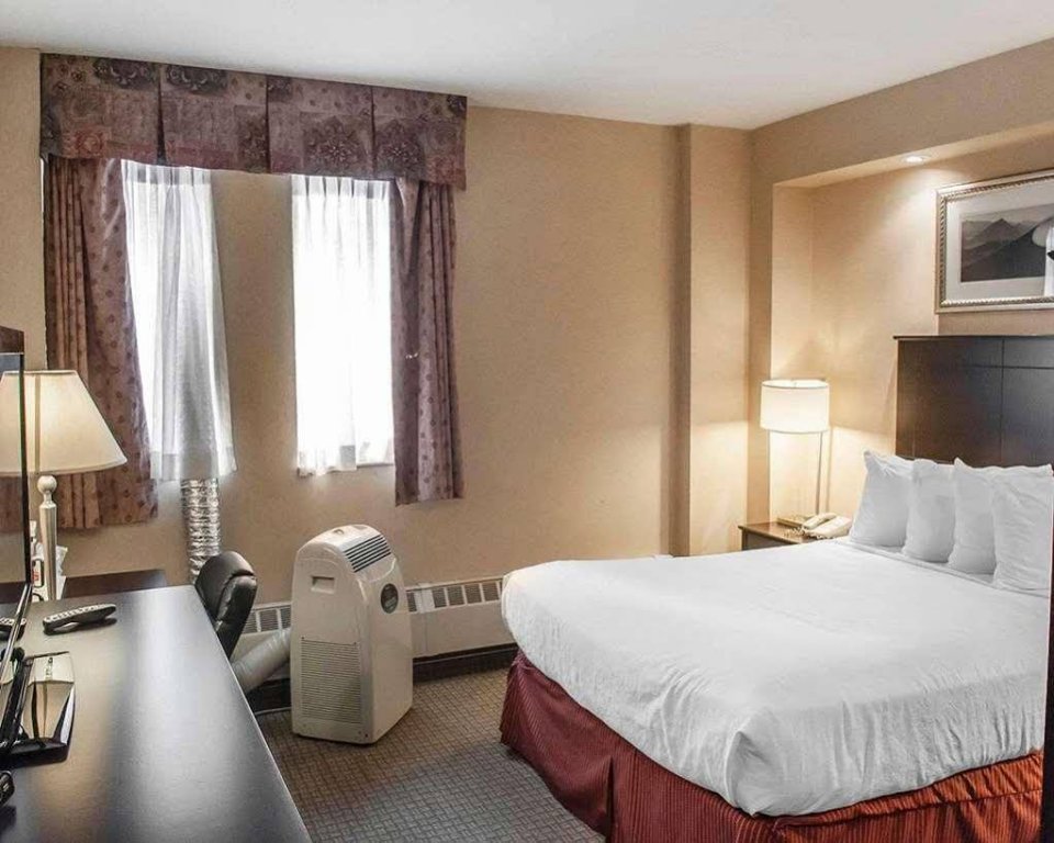 Фото EconoLodge Downtown Toronto