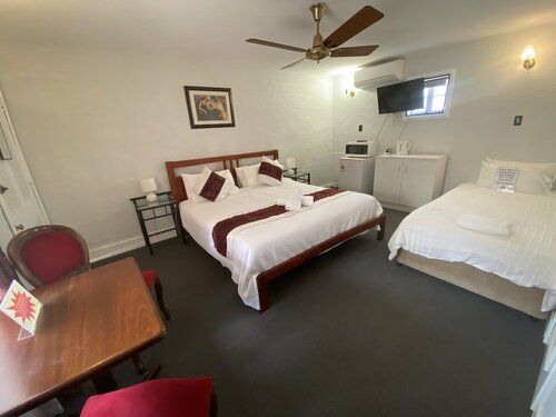 Гостиница Settlers Hotel York