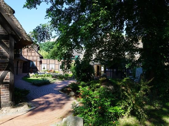 Фото Ferien- & Reitsport Hotel Brunnenhof