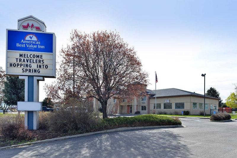 Фото Americas Best Value Sandman Inn