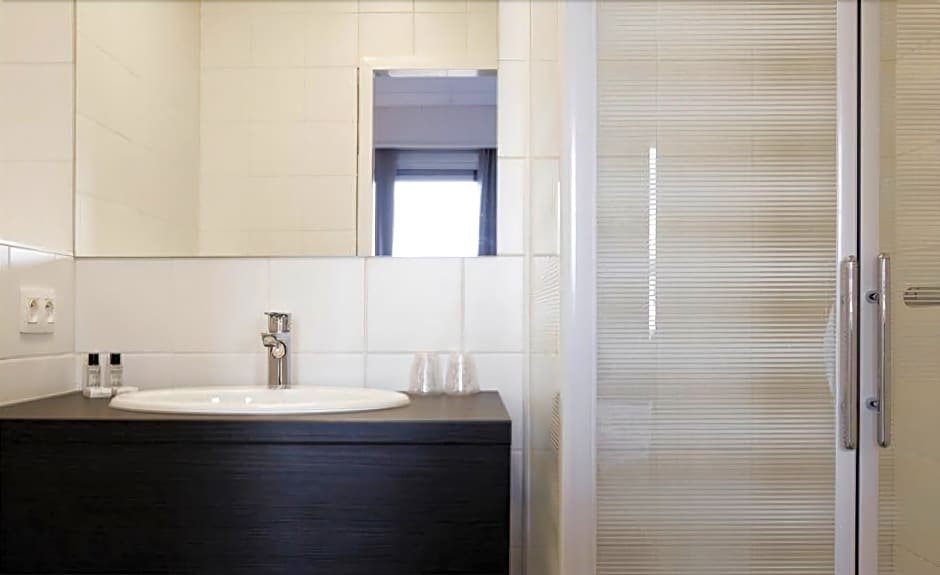 Фото Antwerp Harbour Hotel