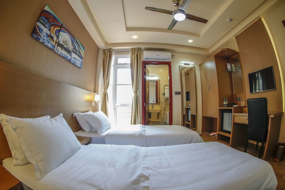 Фото отеля 2