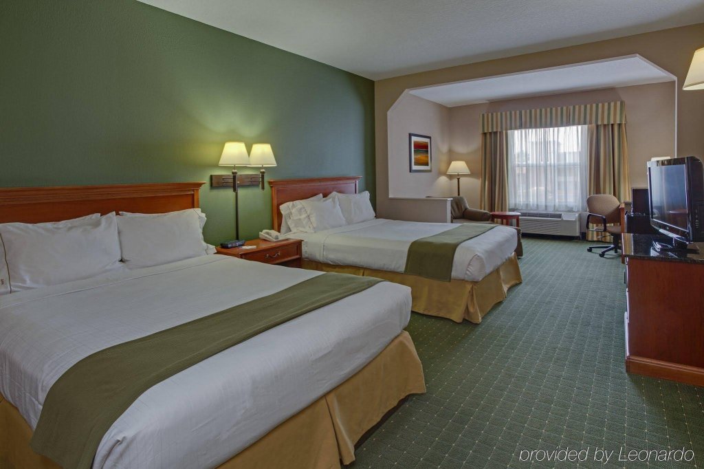 Фото Holiday Inn Express & Suites Orlando International Airport