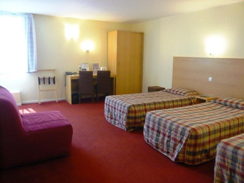 Фото Hotel Kyriad Paris Est - Bois De Vincennes