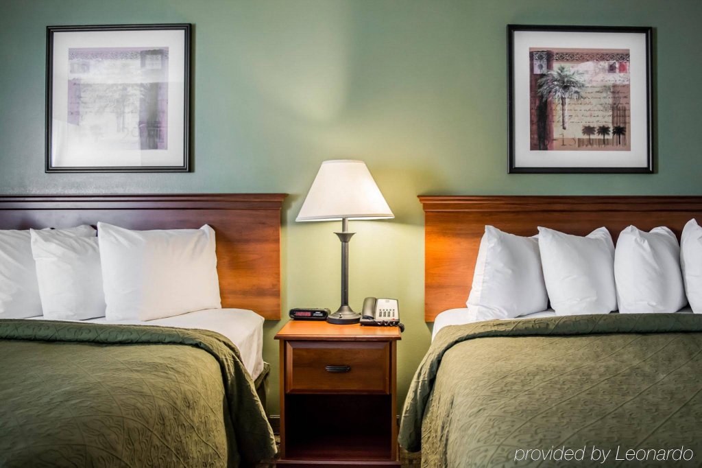Фото Quality Inn & Suites Near Fairgrounds Ybor City