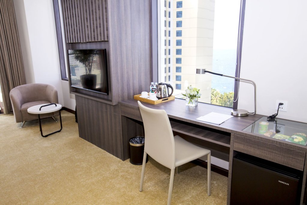 Фото Nha Trang Beach Hotel