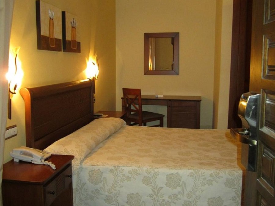 Фото Hotel Coso Viejo