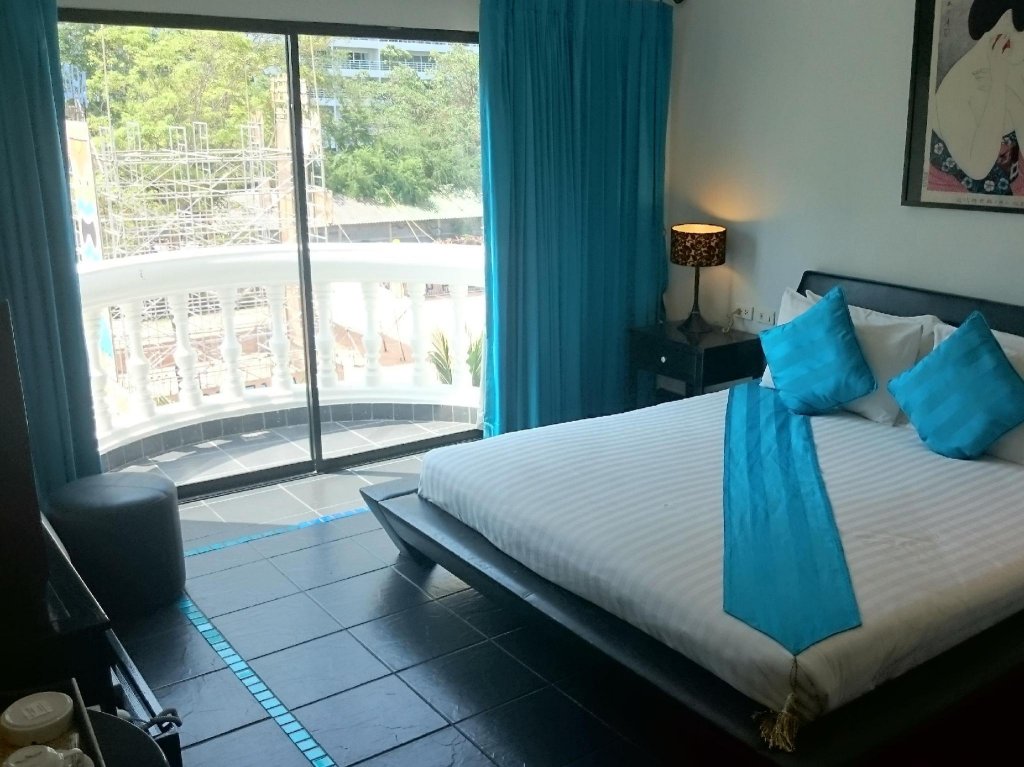 Фото The Venue Residence and Cabaret Show Bar