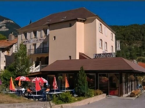 Гостиница Hotel Les Alpins в Ди
