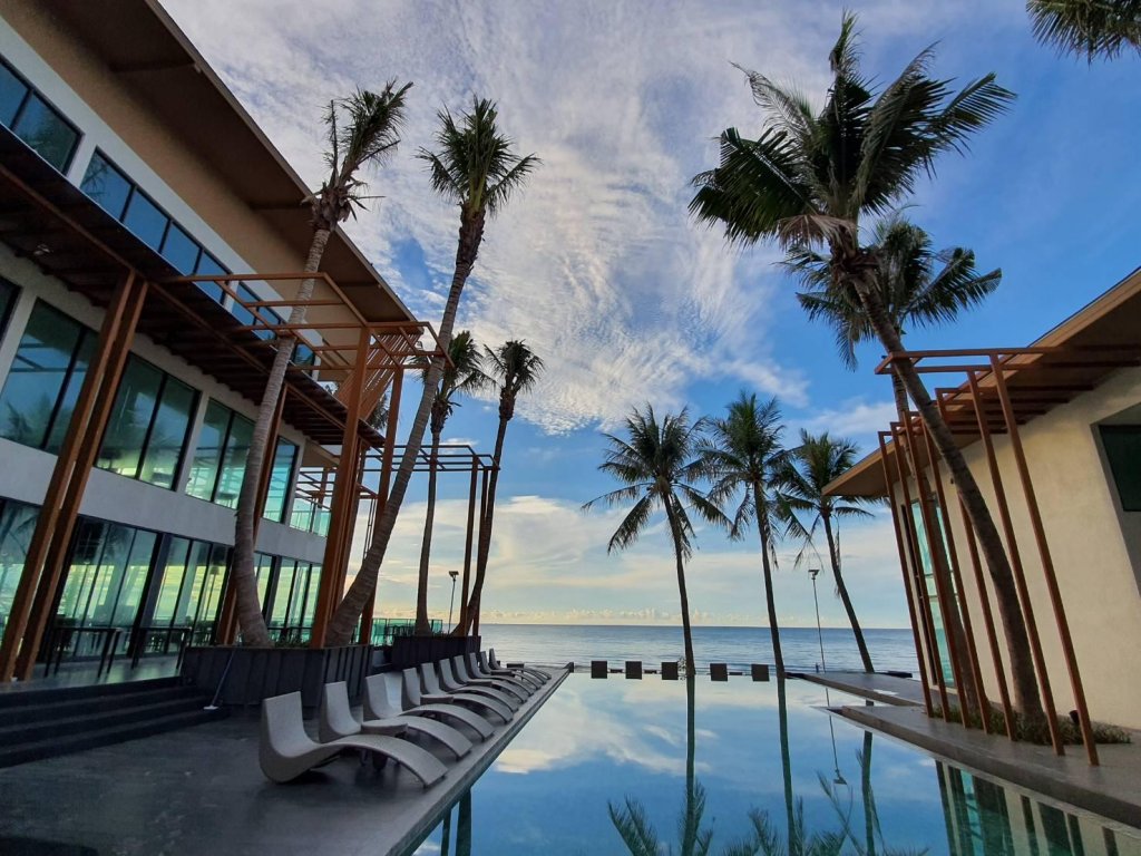 Фото Eco Cozy Beachfront Resort Chaam