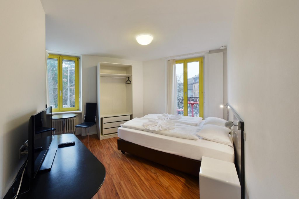 Фото Swiss Star California