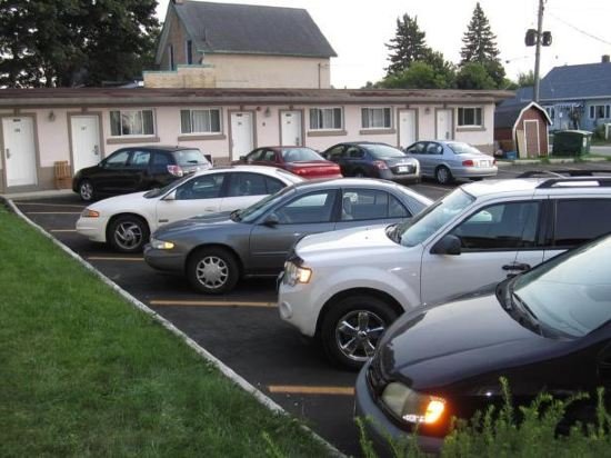 Фото Canadiana Motel