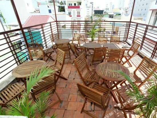 Хостел Phi Long Backpacker Hostel Nha Trang в Нячанге