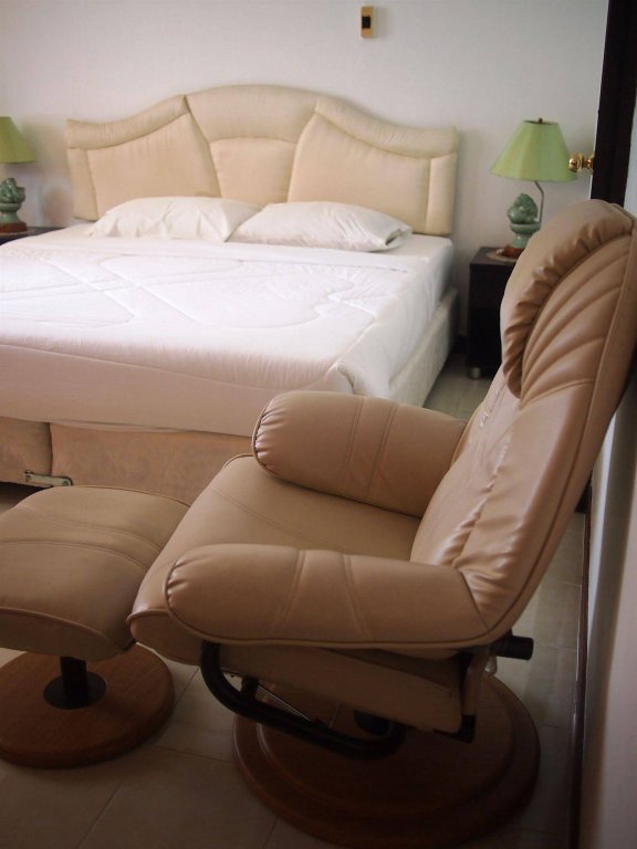 Фото Wong Amat House